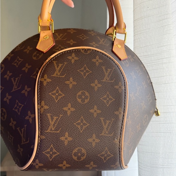 Ellipse Monogram Bag - Picture 11 of 14